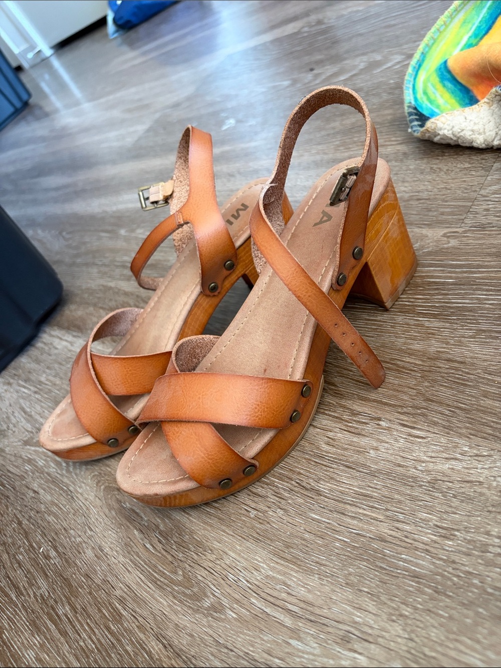 Women’s Tan Leather Block Heel Sandals